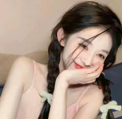 龙纹身的女鬼入镜